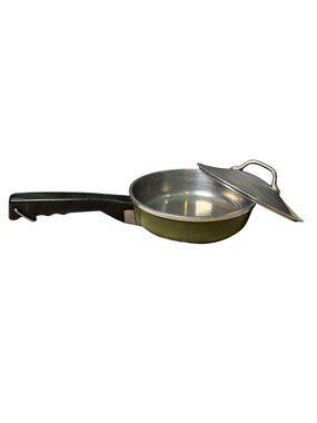 VTG Club Aluminum Saucepan w/ Lid Olive Green 7 inch Durable Collectible Skillet